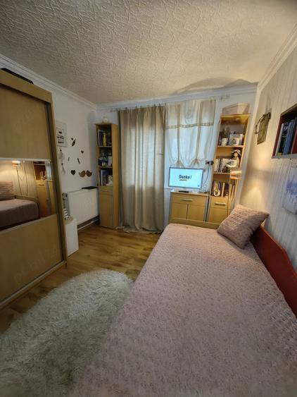Apartament cu 4 camere decomandat, mobilat în Central