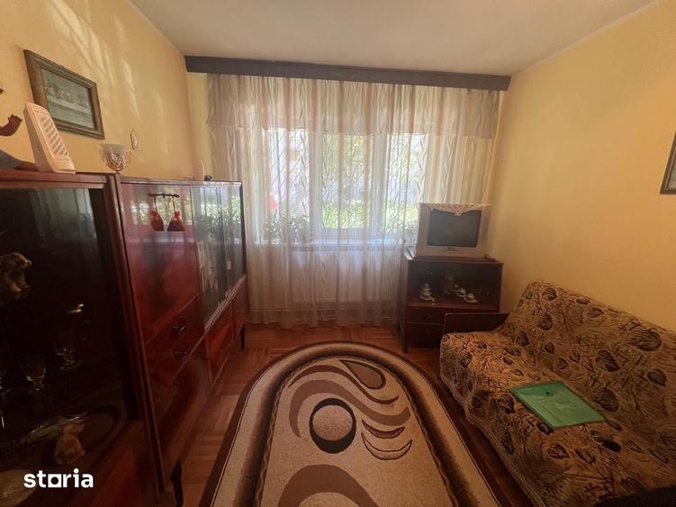 Apartament cu 3 camere în Micro 38