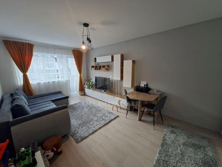 Apartament cu 2 camere decomandat în Sânpetru