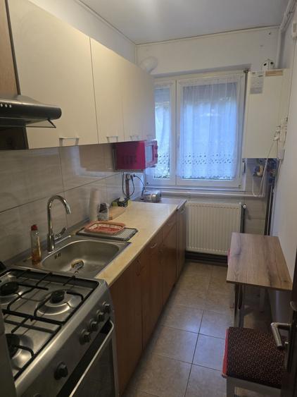 Apartament cu 3 camere semidecomandat în Dara