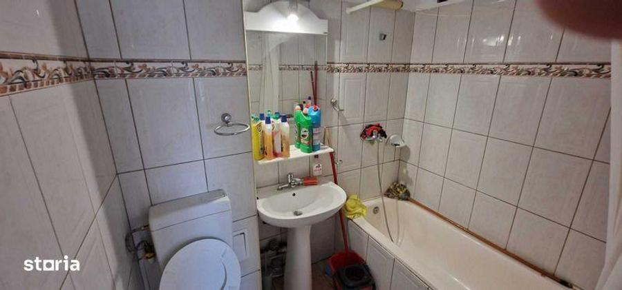 Apartament cu 2 camere nedecomandat în Blejoi