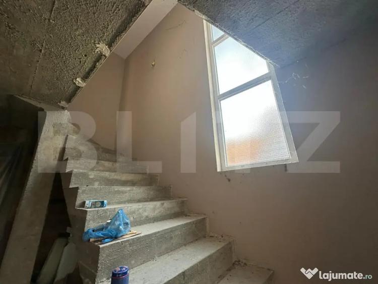 Casă cu 3 camere cu Teren 4075 Mp în Central