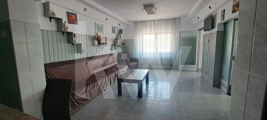Apartament cu 6 camere decomandat, mobilat în Turnișor
