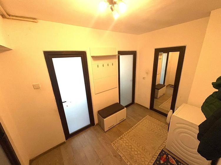 Apartament cu 2 camere decomandat, mobilat în Dacia