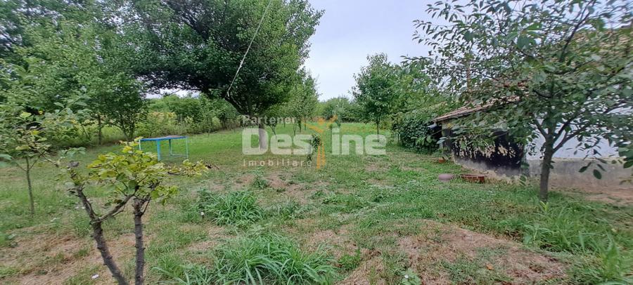 Casă cu 3 camere cu Teren 1715 Mp în Cornești