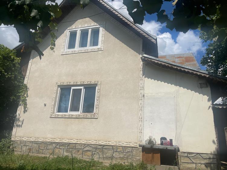 Casă cu 4 camere în Stolniceni-Prăjescu