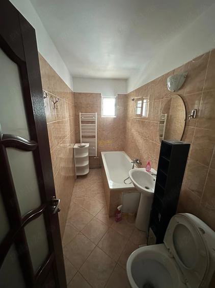 Apartament cu 2 camere decomandat în Gară