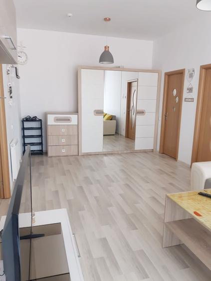 Apartament cu 2 camere semidecomandat în Central