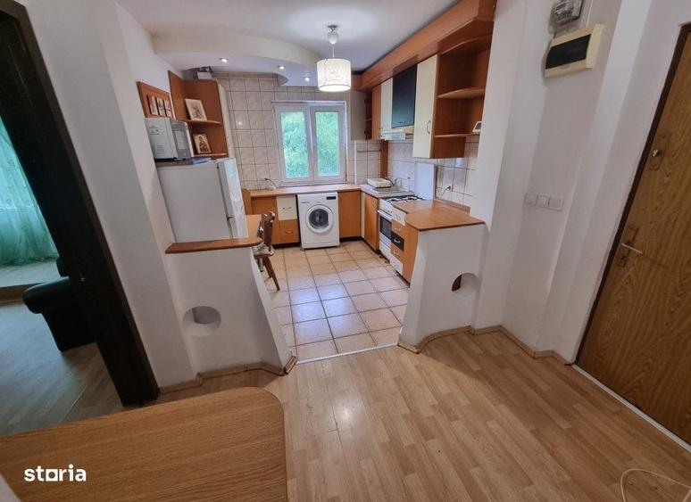 Apartament cu 4 camere decomandat în Tătărași