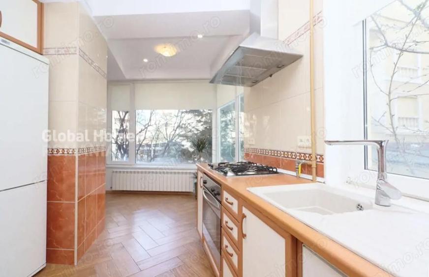 Apartament cu 3 camere semidecomandat, mobilat în Herăstrău