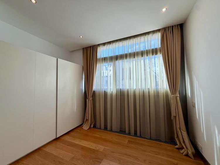 Apartament cu 4 camere decomandat în Kiseleff