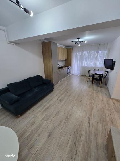 Apartament cu 3 camere decomandat în Dâmbul Rotund
