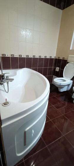 Apartament cu 3 camere decomandat în Bucium