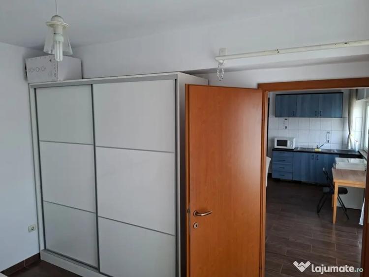 Apartament cu 2 camere semidecomandat în Mărăști
