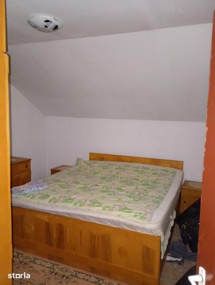 Casă cu 5 camere cu Teren 1000 Mp în Berislăvești