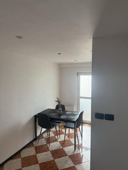 Apartament cu 2 camere decomandat în Rovine