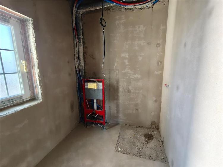 Duplex cu 4 camere cu Canalizare în Moșnița Nouă