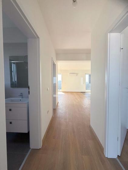 Apartament cu 3 camere decomandat în Aradului