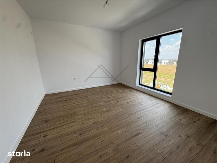 Casă cu 4 camere cu Teren 425 Mp în Olteni