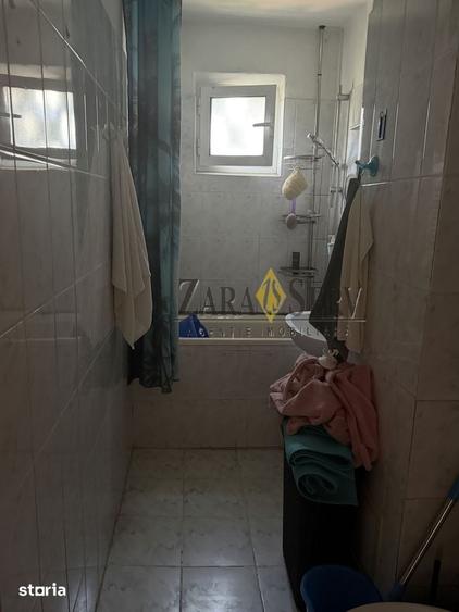Apartament 3 camere de vanzare, Malu Ro?u Str. ?colii, Etaj 2 - 4