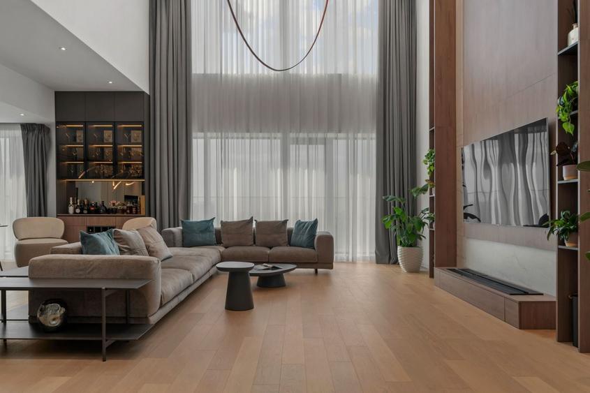 Apartament cu 5 camere decomandat, mobilat în Barbu Văcărescu