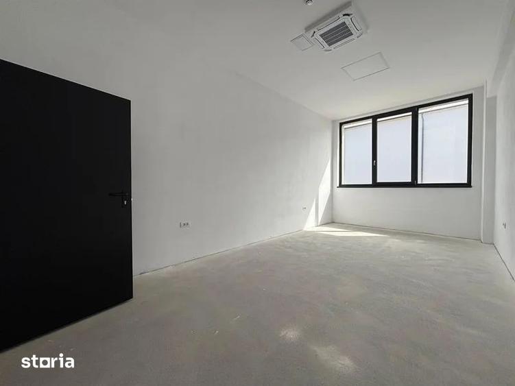 Spațiu comercial, de 1 mp, în Central