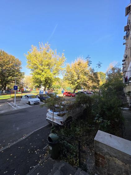 Apartament cu 2 camere semidecomandat în Rahova