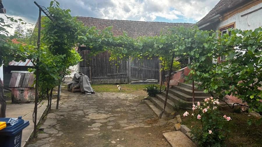 Casă cu 2 camere cu Teren 674 Mp în Șaroș pe Târnave