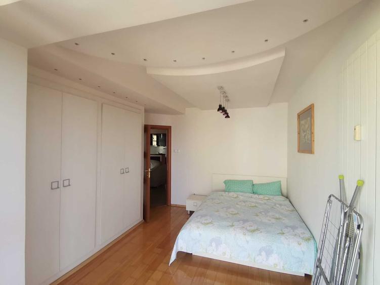 Apartament cu 3 camere decomandat în Nufărul