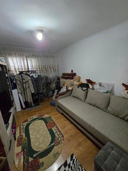Apartament cu 2 camere decomandat în Războieni