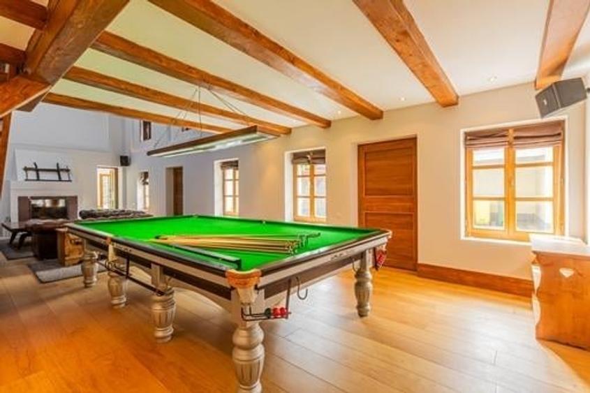 Casă individuală cu 7 camere cu Piscina în Cristian