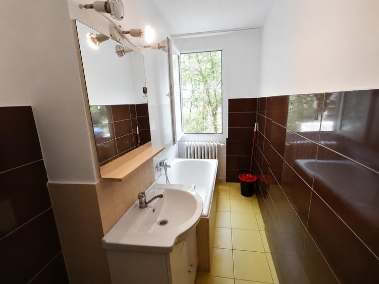 Garsonieră decomandată în Drumul Taberei