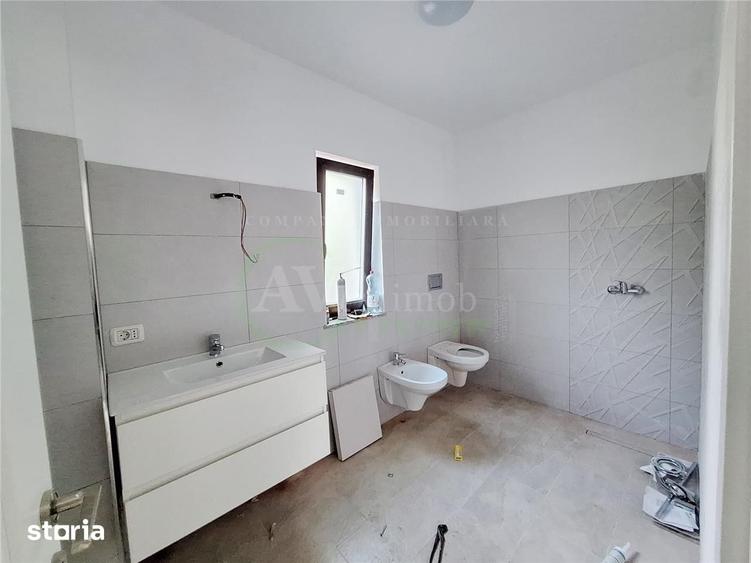 Casă cu 4 camere cu Teren 470 Mp în Republicii