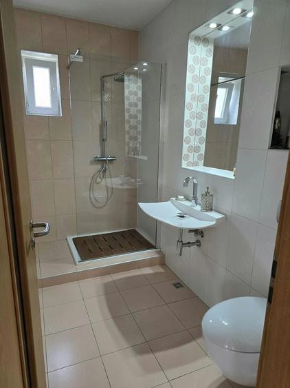Casă cu Teren 700 Mp în Central