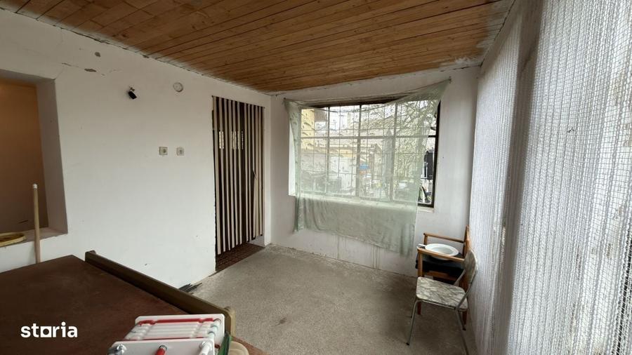 Casă cu 3 camere cu Teren 4108 Mp în Central