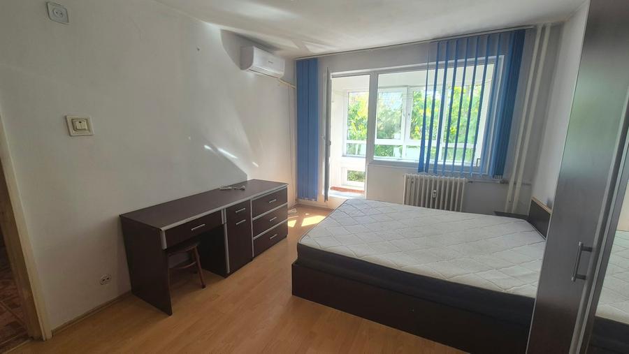 Apartament cu 2 camere decomandat în Titan