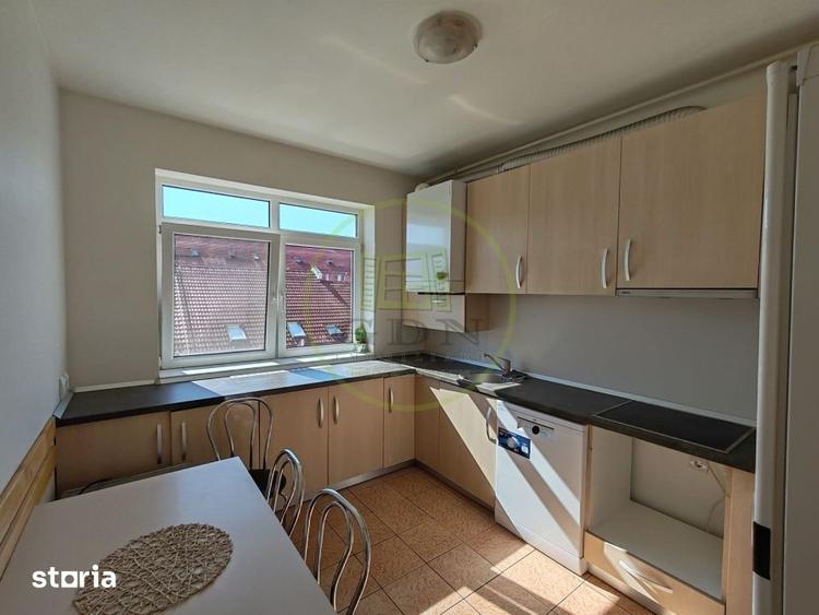 Apartament cu 3 camere decomandat, mobilat în Ștrand