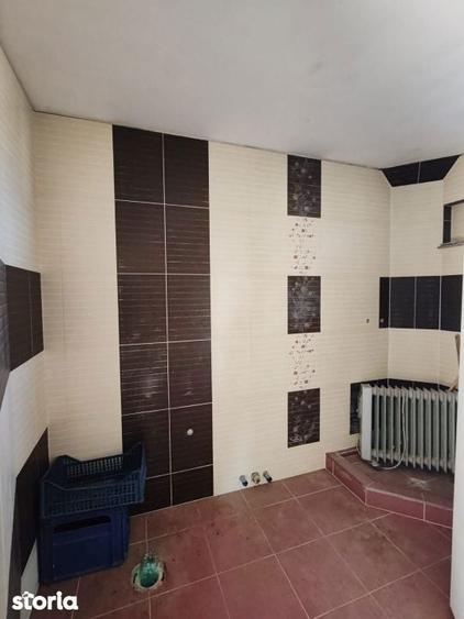 Casă cu 5 camere cu Teren 2305 Mp în Recea