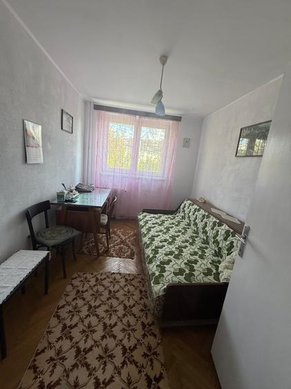 Apartament cu 3 camere decomandat în Domenii