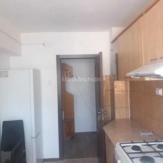 Proprietar inchiriez apartament 2 camere zona centrala Petrodava