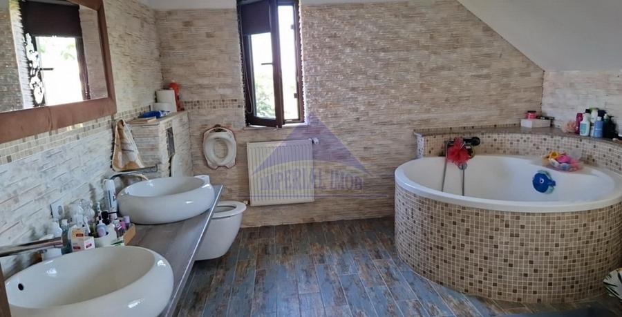 Casă individuală cu 4 camere cu Teren 780 Mp în Spătaru