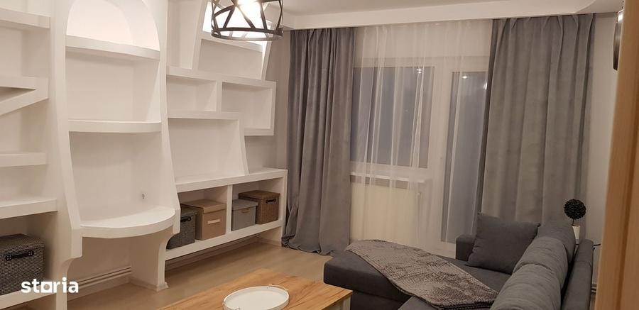 Proprietar, inchiriez apatament 3 camere Strand, etajul 1, central - 1
