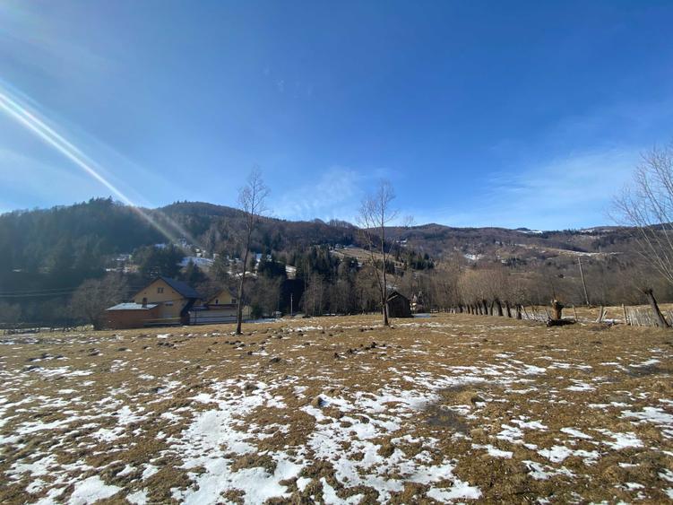 Teren de 2694 mp, în Sătic