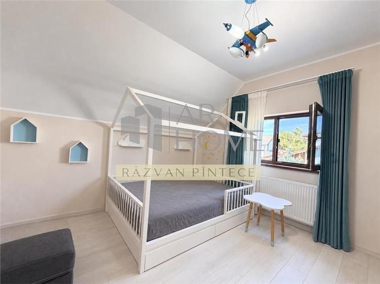 Casă individuală cu 4 camere cu Piscina în Păuleștii Noi