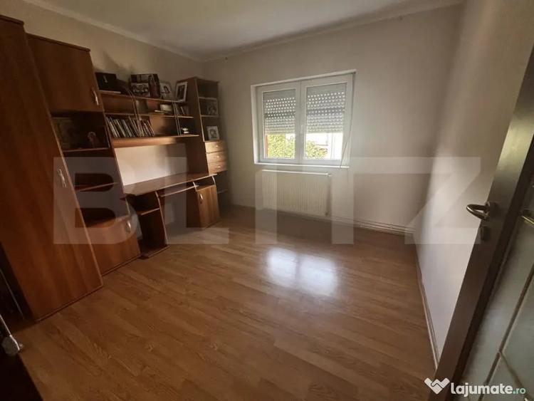 Apartament cu 3 camere decomandat, mobilat în Micro 16
