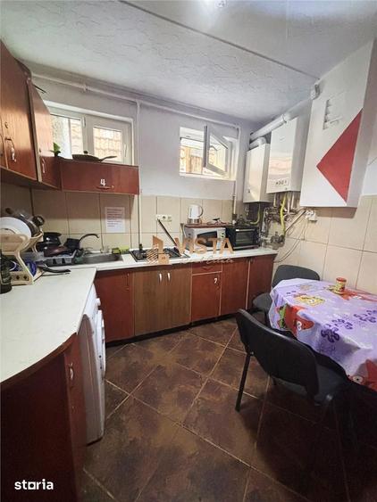 Casă cu 7 camere cu Teren 280 Mp în Schei