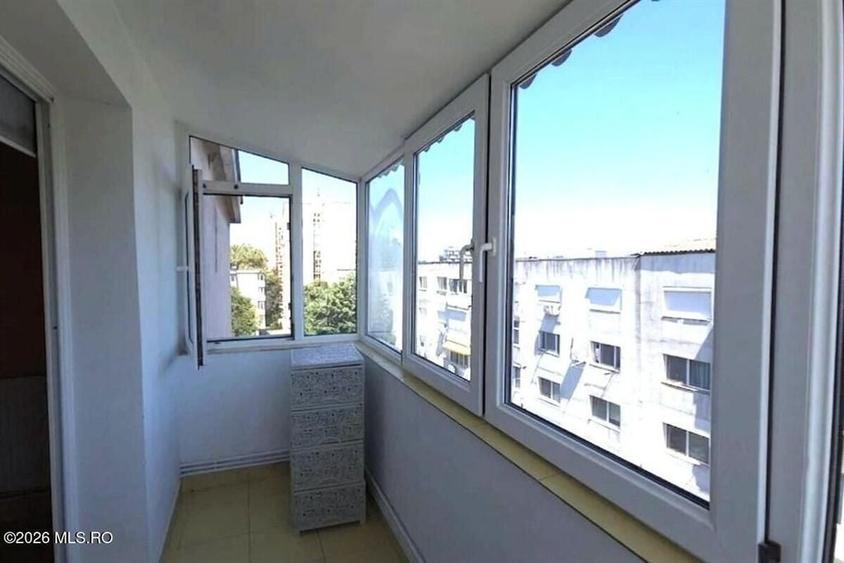 Apartament cu 2 camere decomandat în Far