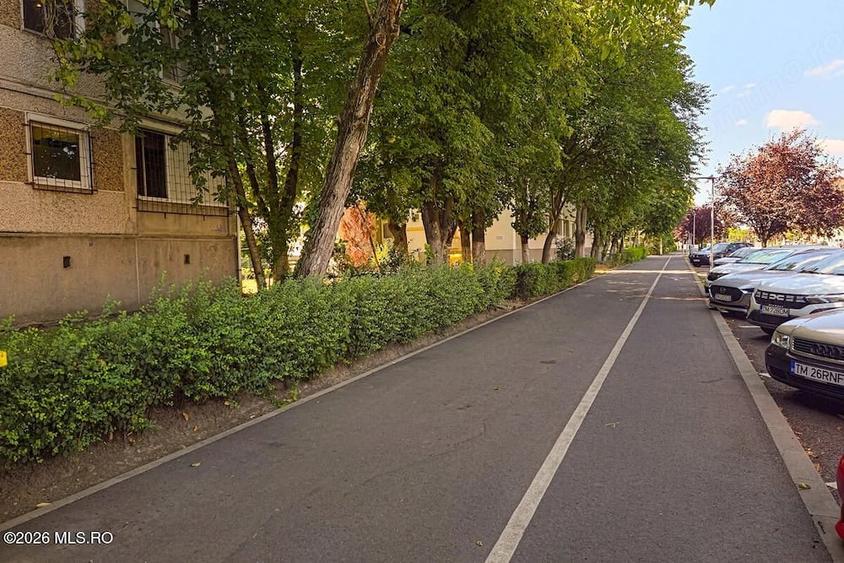 Apartament cu 4 camere semidecomandat în Mehala