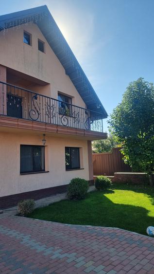 Casă individuală cu 4 camere cu Canalizare în Central