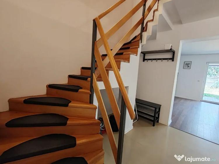 Casă cu 4 camere cu Teren 246 Mp în Florești